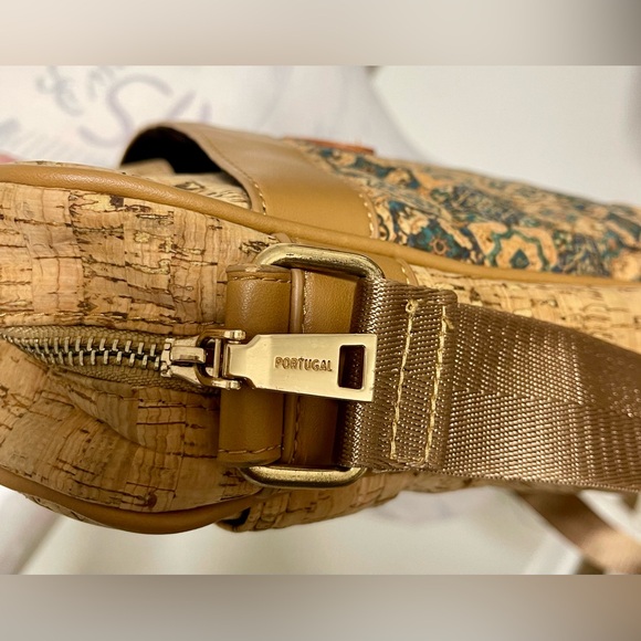 CORK Crossbody Bag from Portugal, camel colors with blue pattern - Picture 9 of 12